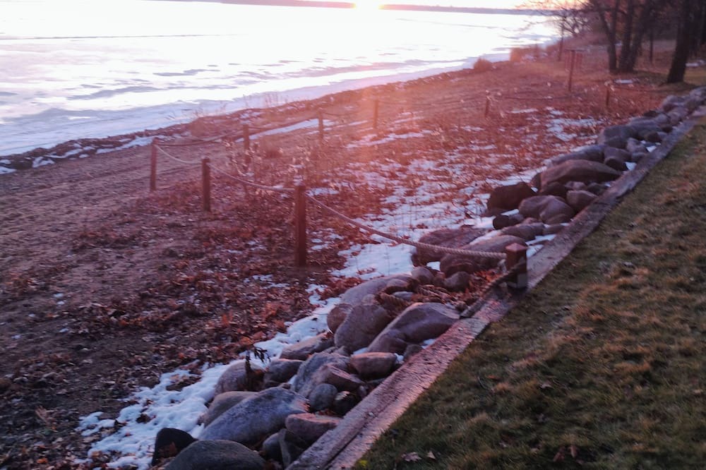 Indian Shores House | Charming 4-bedroom house in lovely McGregor with WiFi, AC