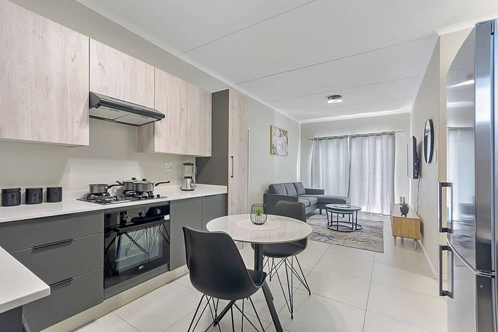 Greater Johannesburg Metropolitan Area Apartment | Urban Luxe Retreat-93 on New