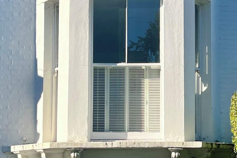 Redcliffe Cottage | Perfect little house in Chelsea