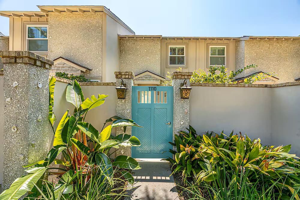 Saint Simons Island House | Charming 3-bedrm Oceanfront Townhome, WiFi, AC, Washer/Dryer on St Simons Island
