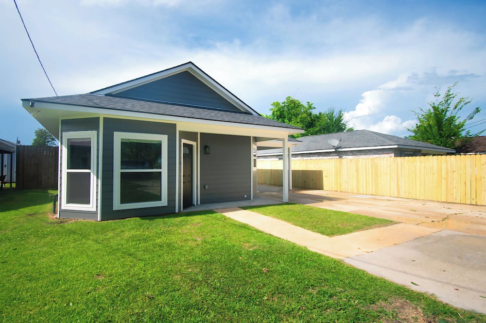 Gonzales House | 4/2 NEW COZY HOME in the heart of Gonzales, La.