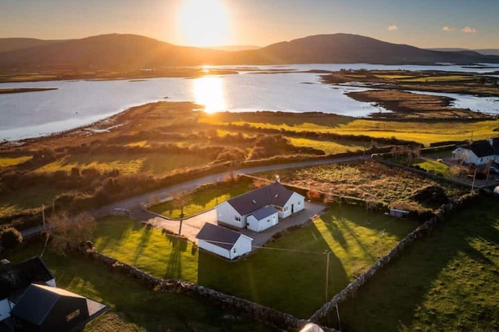 Doorus House | Idyllic 5* modern retreat, a stop along the breathtaking Wild Atlantic Way