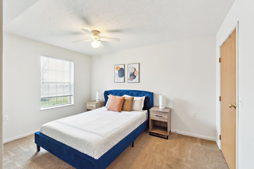 Wadsworth Apartment | Stratford Crossings 101 I 1 Bed 1 Bath