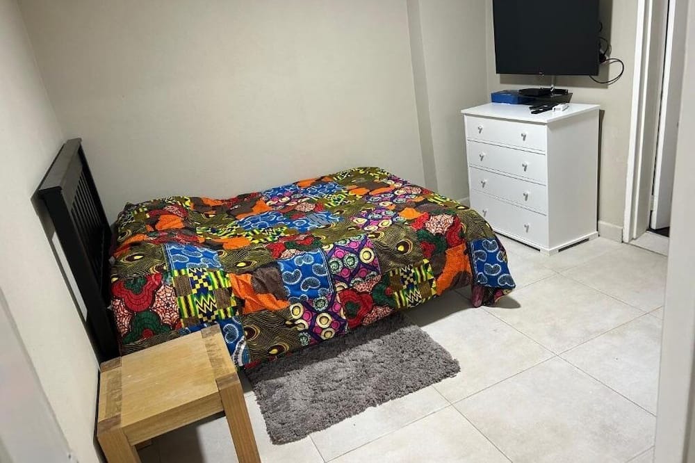 Lusaka Cottage | Charming Mango Cottage in Lusaka – Garden Views & Free WiFi