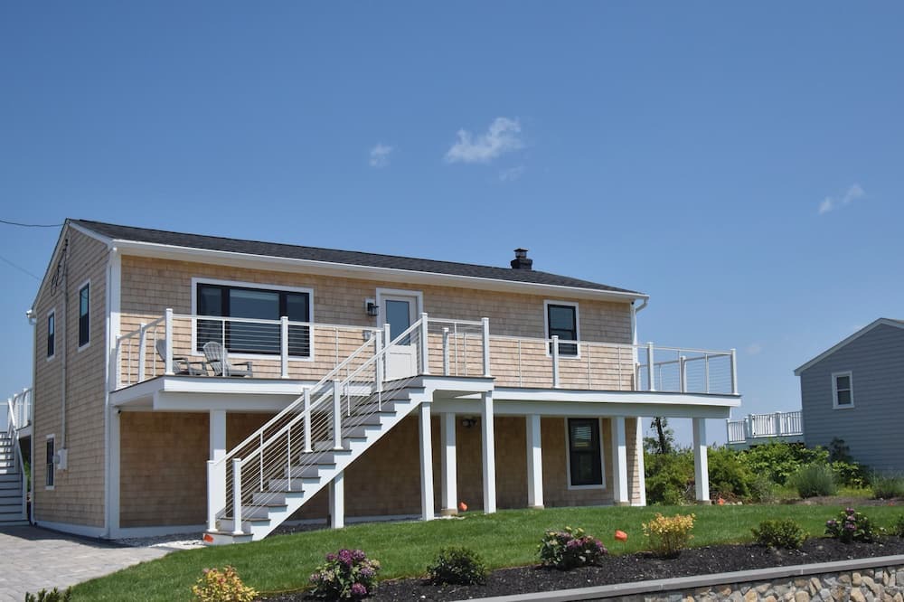 Westerly House | Atlantic Ave Vacation Home | Beach Access Provided | Complete Renovation