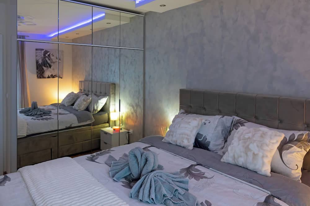 Novi Sad Apartment | ENNA - Cozy 1-bedroom apartment with PRIVATE PARKING