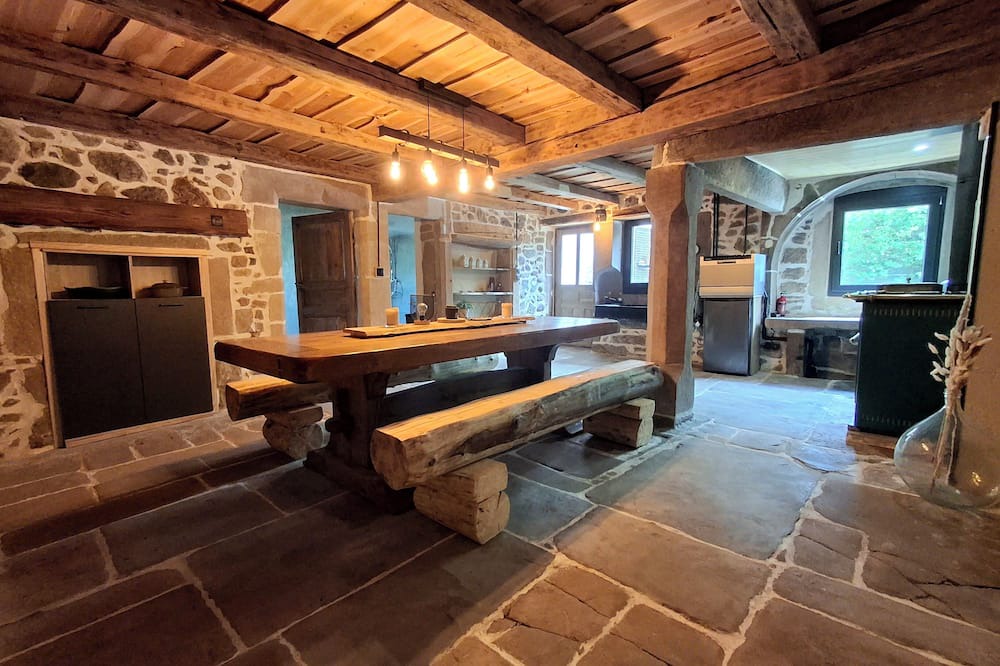 Ternuay-Melay-et-Saint-Hilaire Other | Gîte, former Comtois farmhouse