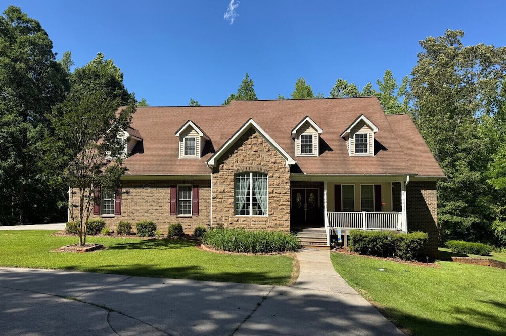 Trinity House | Spacious & Pristine 5 Bedroom 4 Bath Home on 5 Acres