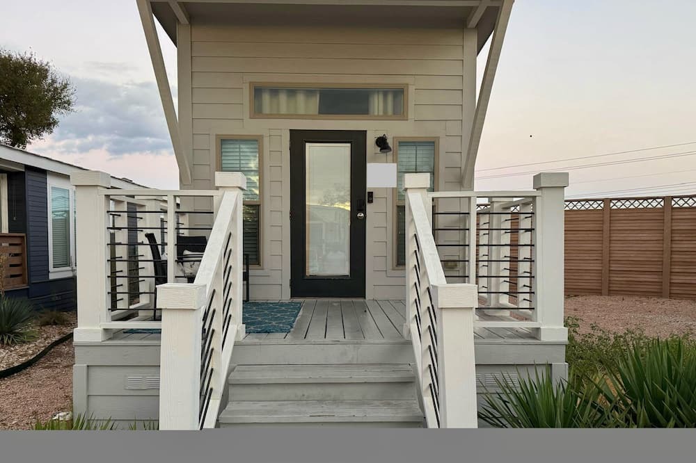 Austin Cabin | Cozy cabin in charming Austin with WiFi, AC