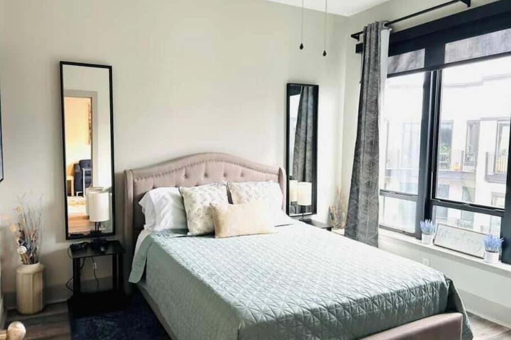 Downtown Baltimore Apartment | Chic & Central 1BR Ideal for Work & Leisure Stay
