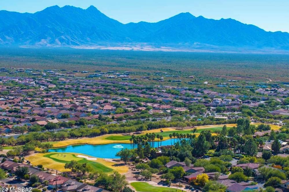Quail Creek House | Resort style in renowned golf community