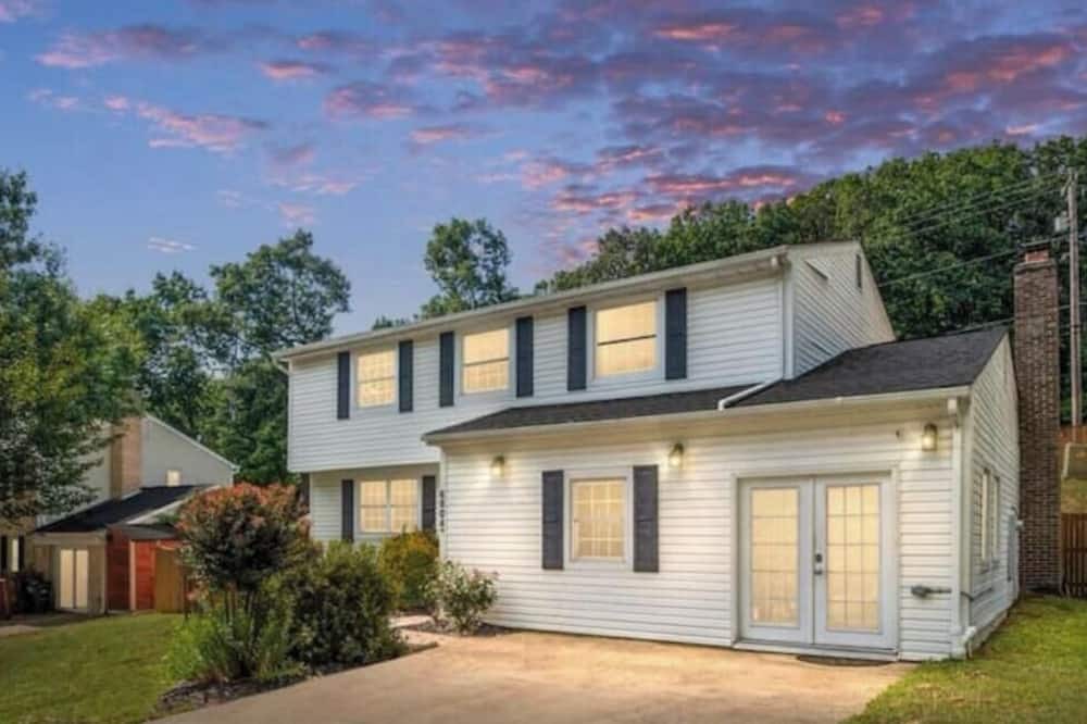 Alexandria House | Posh House Near DC MGM National Harbor
