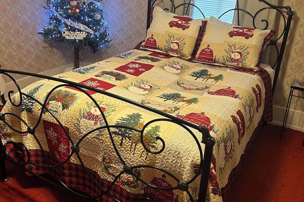 Point Pleasant House | Relax and unwind in our home! Enjoy an elevated experience in the Snowman Room!