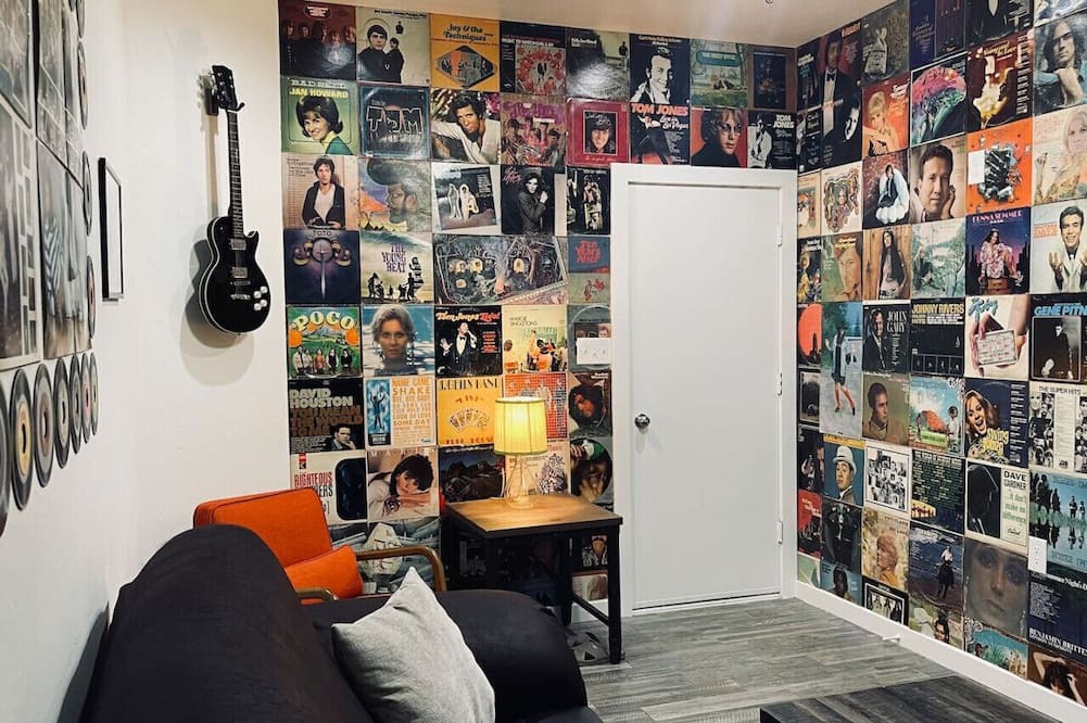Eufaula Condo | Lakeside Vinyls & Vibes