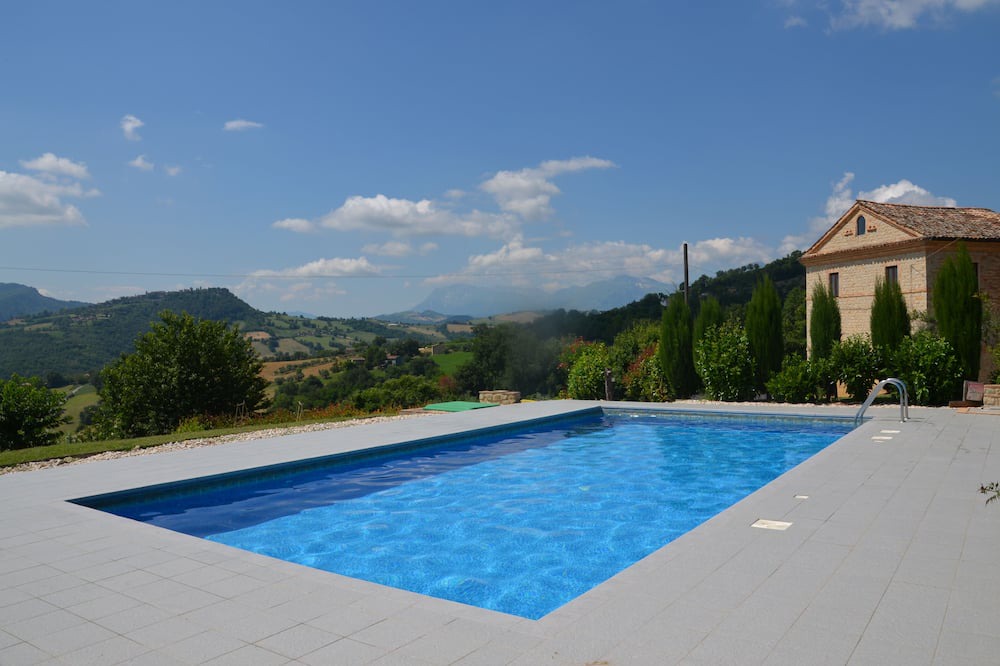 Molino Penna Villa | 5 bedroom villa, sleeps 10 with private pool perfect for a family holiday
