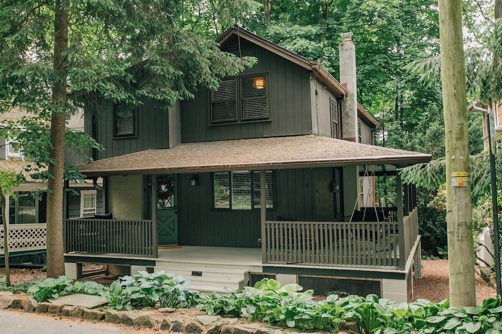 Mount Gretna Cottage | The Country Cottage