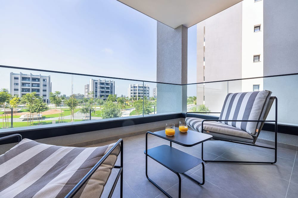 Vasa Koilaniou Apartment | One bedroom apartment with balcony in Sunset Gardens