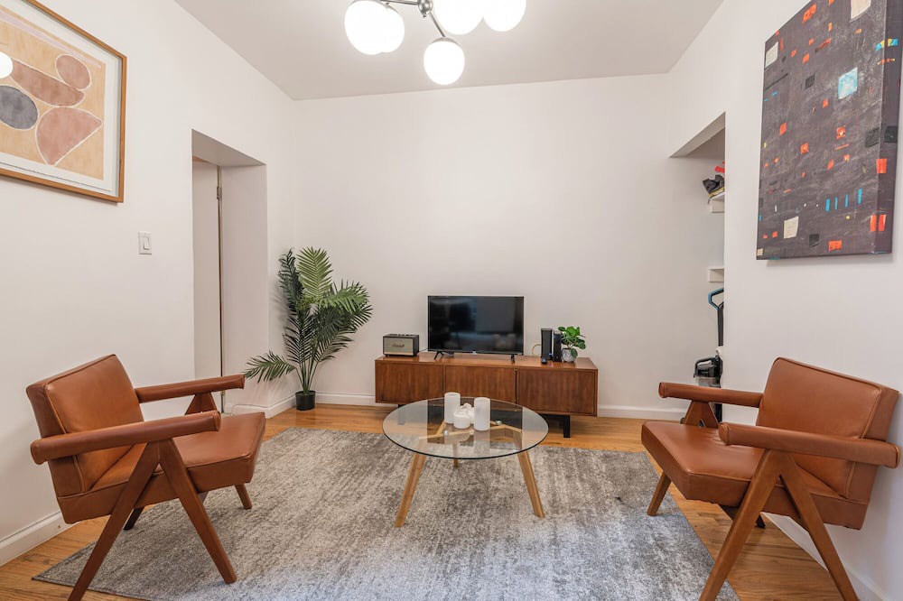 Sutton Place Apartment | Spacious and Modern 3-Bedroom Apartment
