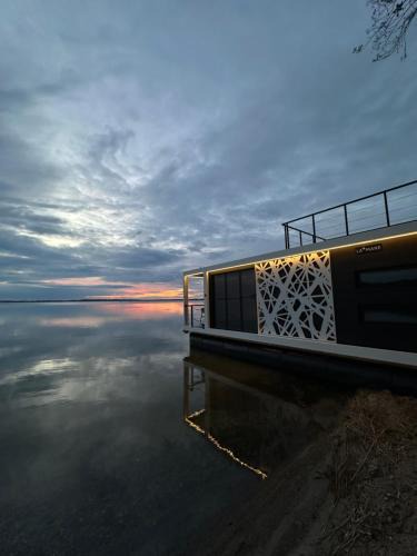 Nowe Guty Boat Rental | Houseboat Nowe Guty