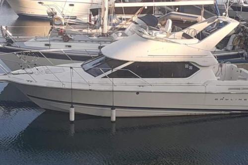 Newport Boat Rental | Beautiful boat on the Isle of Wight