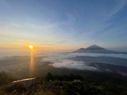 Kintamani Boat Rental | jeep sunrise and trakking