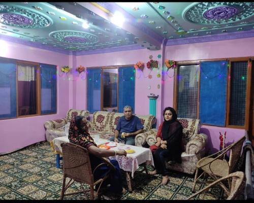 Srinagar House | Adil Paying Guest House