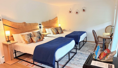 Riverside Suite 203, 2 Queen Beds