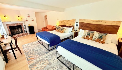 Riverside Suite 304, 2 Queen Beds, Balcony