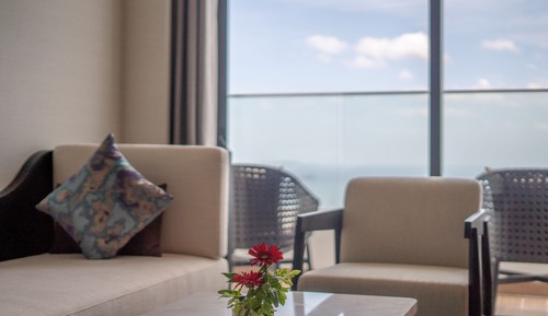 Executive Suite Oceanfront