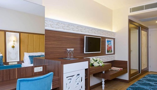 Standard Triple Room, 1 Bedroom, City View, Beachfront