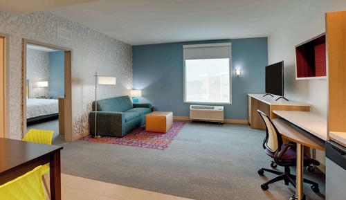 Suite, 1 King Bed, Accessible, Bathtub