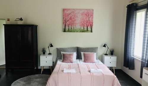 Studio, Kitchenette