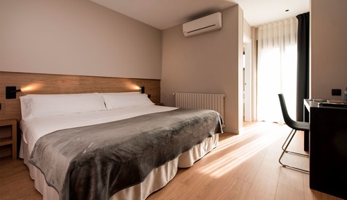 Double or Twin Room, Lake View