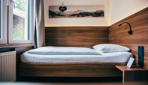 Business Single Room, 1 Large Twin Bed