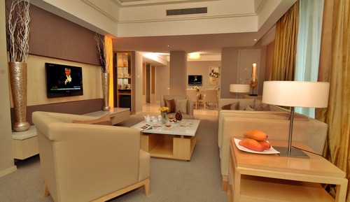 Deluxe Suite
