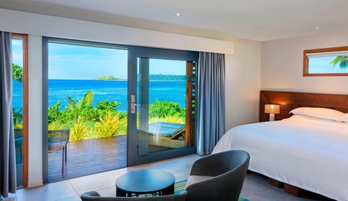 Room, 1 King Bed, Non Smoking, Oceanfront