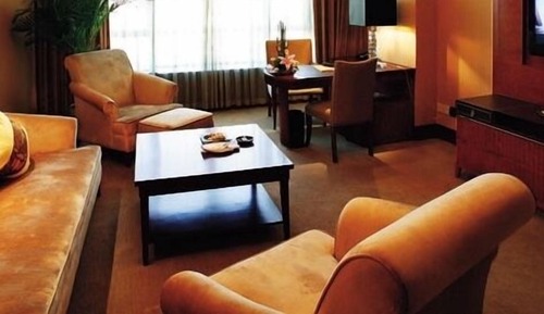 Deluxe Suite