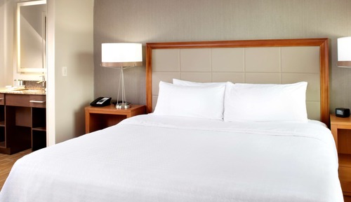 Suite, 1 King Bed, Accessible, Bathtub