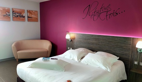 Room, Multiple Beds (Prestige)