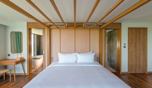 Penthouse with Daily Afternoon tea at VIP Lounge