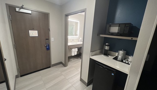 Standard Room, 1 King Bed, Mobility Accessible (Communications, Roll-In Shower)