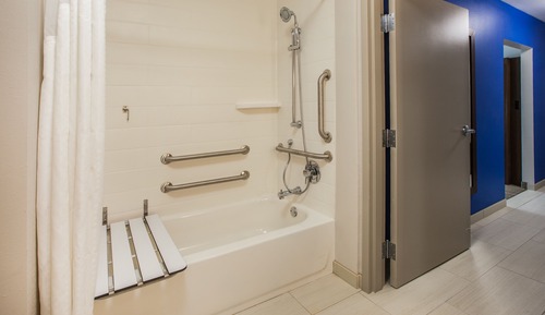 Suite, 2 Queen Beds, Mobility Accessible