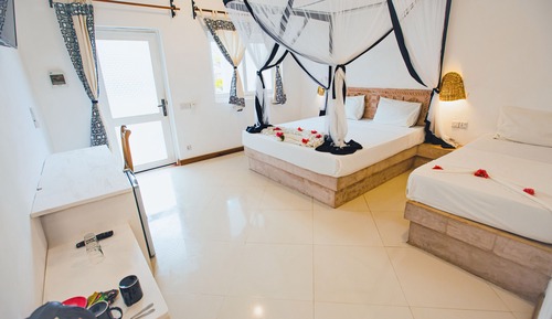 Classic Room, 1 Bedroom, Partial Ocean View, Beachside