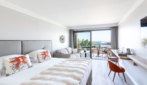 Standard Studio, Sea View