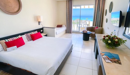 Single Room, Sea View