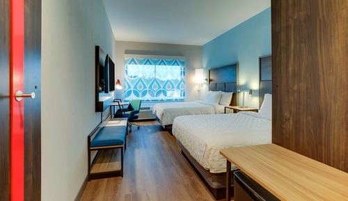 Room, 2 Queen Beds, Accessible (Roll-In Shower)