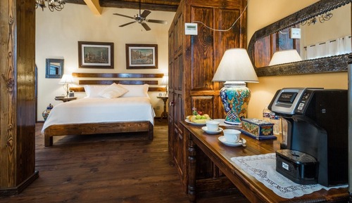 Deluxe Suite