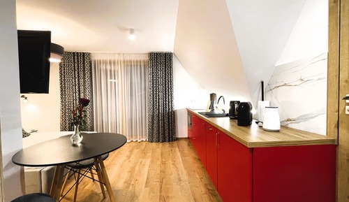 Romantic Studio Suite, 1 Queen Bed, Bathtub, Mountain View