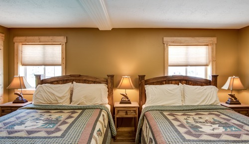 Studio (2 Bedrooms)