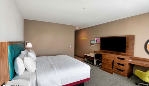 Room, 1 King Bed, Accessible (Hearing)